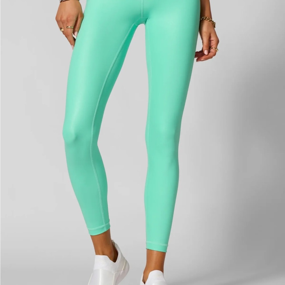 MPG Liquid Legging in Biscqy Green S
